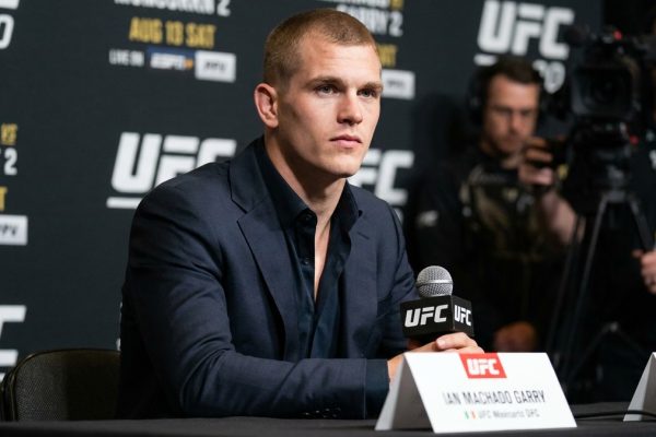 Qarri UFC 330-dan əvvəl qardaşının tənqidi ilə üzləşir