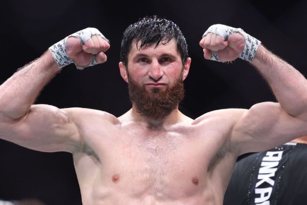 Ankalaev rimane il numero 2 di ESPN nella categoria 205 libbre