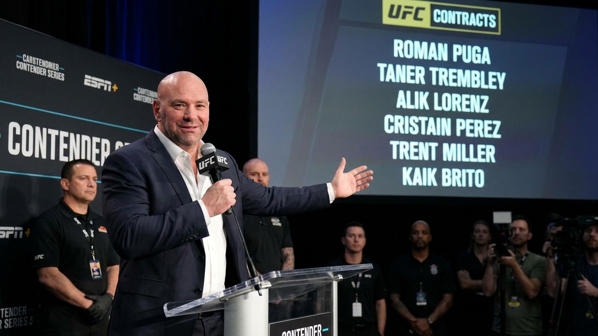 Dana White — Dana White Awards Six UFC Contracts