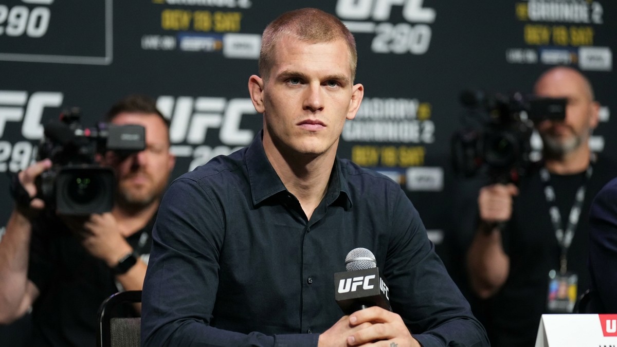ایان گری - دفاع ایان گری توجه UFC 330 را به خود جلب کرد
