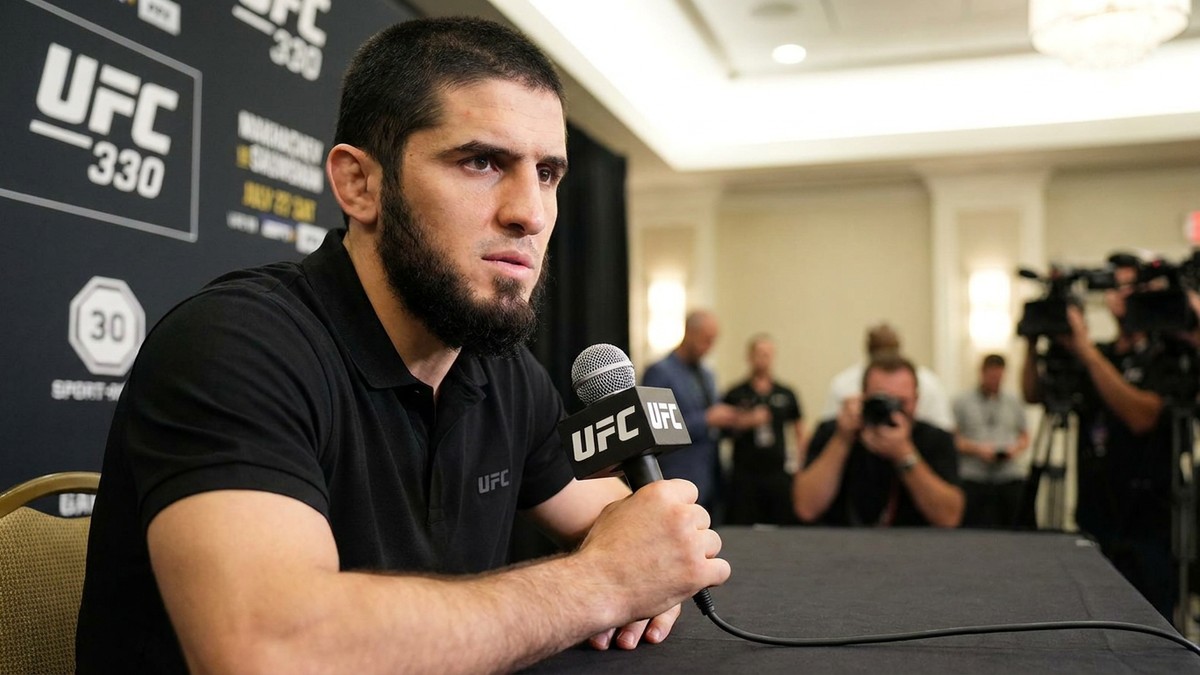 اسلام ماخاچف در UFC 330 به دنبال تاریخ سازی است