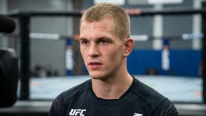 ماتشادو غاري - ماتشادو غاري يواجه اختبار اللقب في بطولة UFC 330