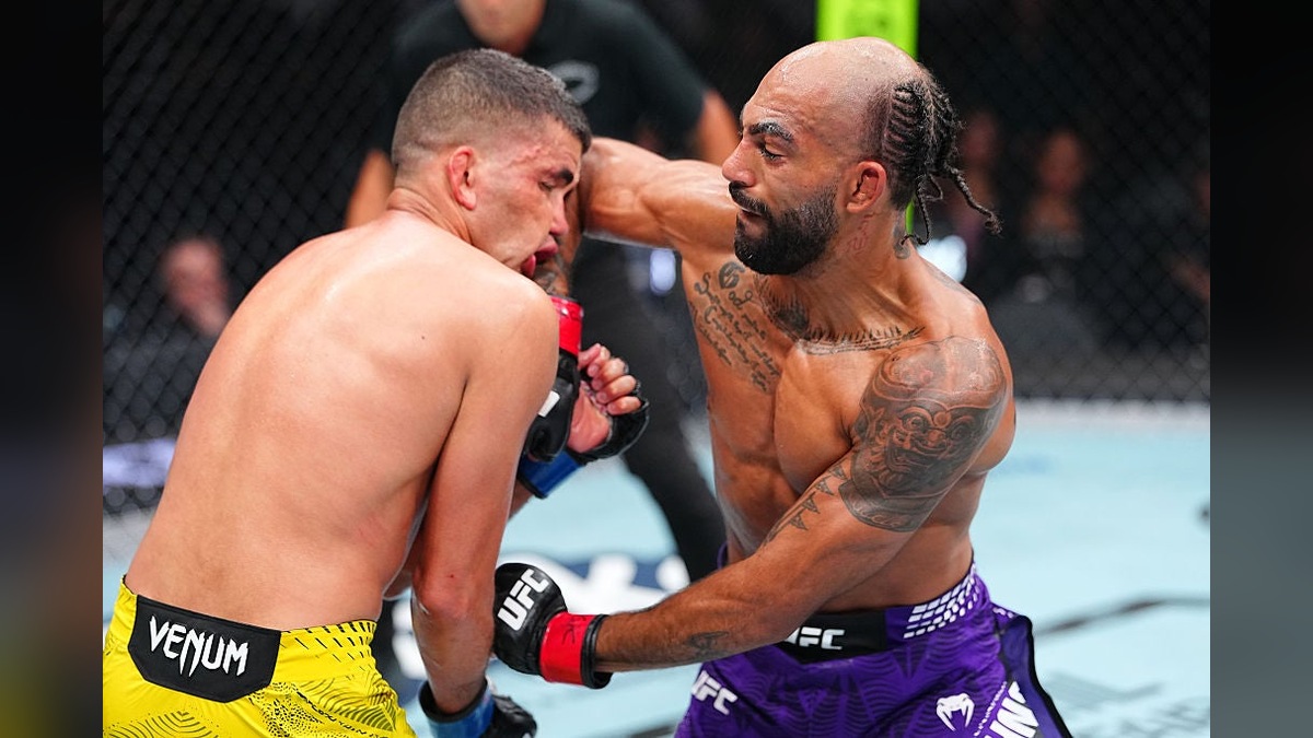 مبارزه چارلز جانسون با ادواردو چاپولین در UFC 330